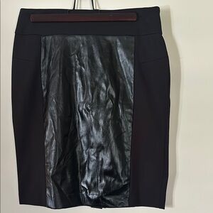 Jessica Black Knee-Length Pencil Skirt for Cocktail